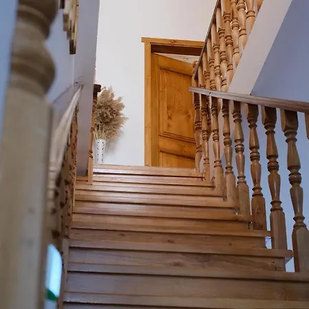 As E Vogel, As E Madhe *