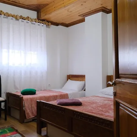 As E Vogel, As E Madhe