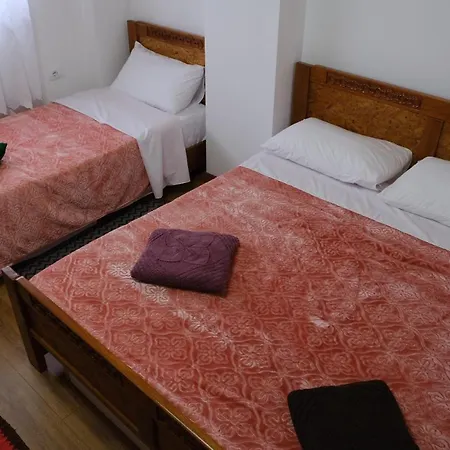 As E Vogel, As E Madhe Hotel Erseke