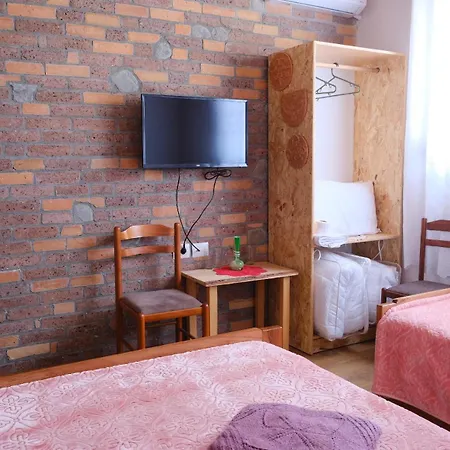 As E Vogel, As E Madhe *