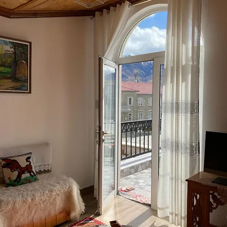 As E Vogel, As E Madhe Erseke