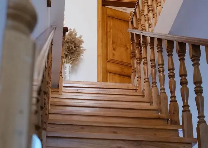 As E Vogel, As E Madhe *