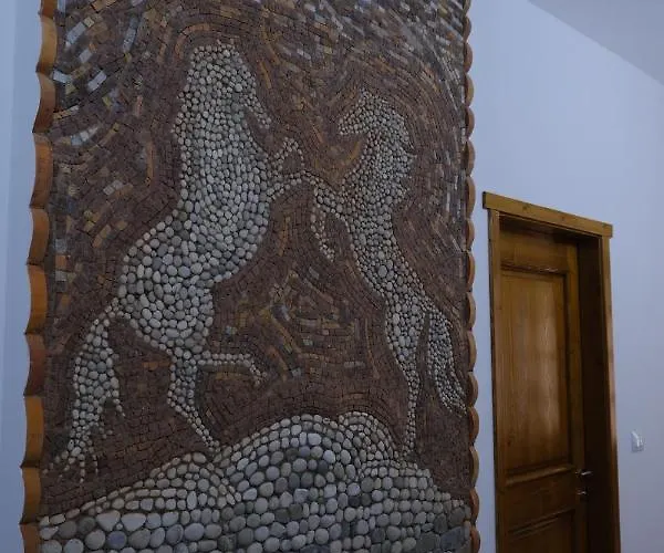 As E Vogel, As E Madhe * Erseke