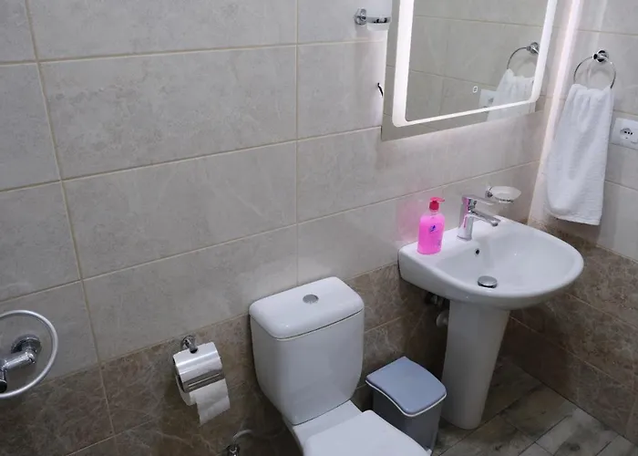 Hotel As E Vogel, As E Madhe Erseke