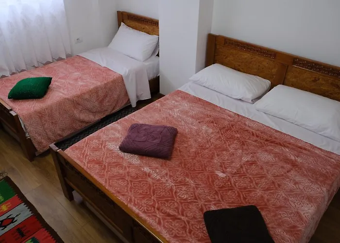 As E Vogel, As E Madhe Hotel Erseke