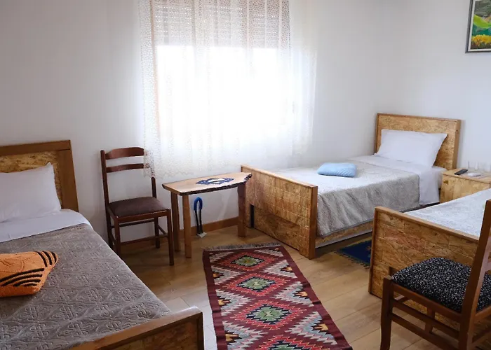 As E Vogel, As E Madhe Hotel Erseke