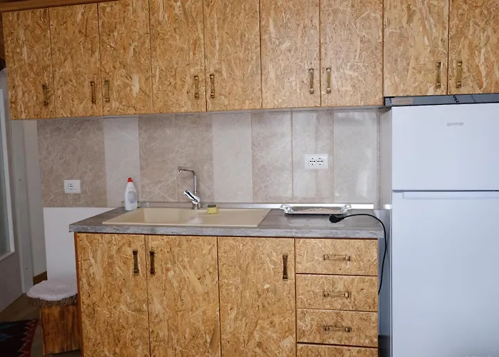 As E Vogel, As E Madhe Erseke