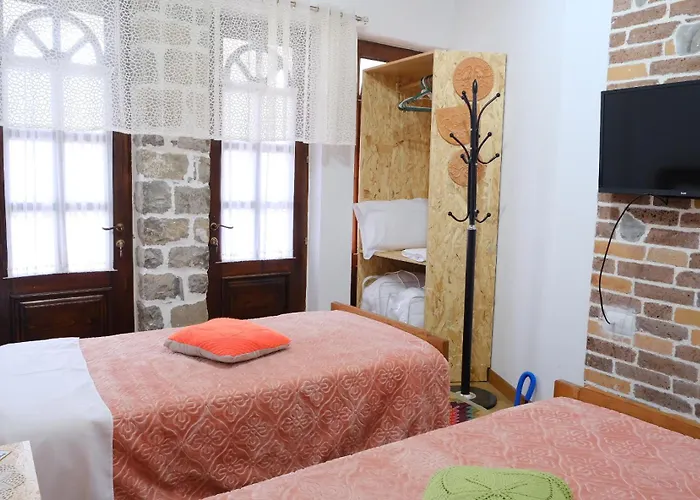 As E Vogel, As E Madhe Erseke