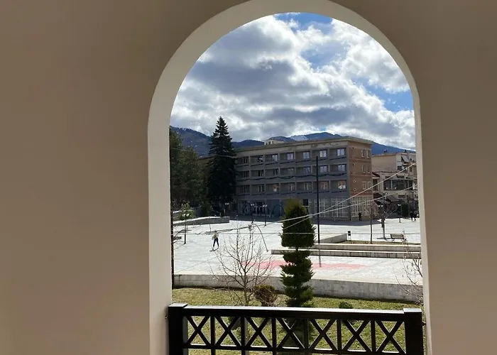 As E Vogel, As E Madhe *