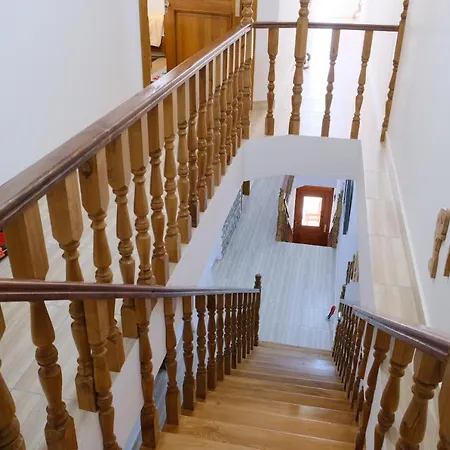 As E Vogel, As E Madhe