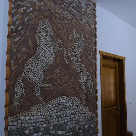 As E Vogel, As E Madhe * Erseke