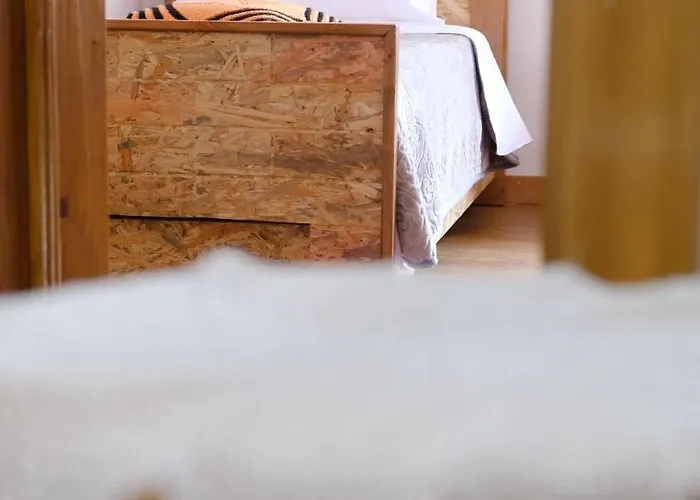 As E Vogel, As E Madhe Erseke